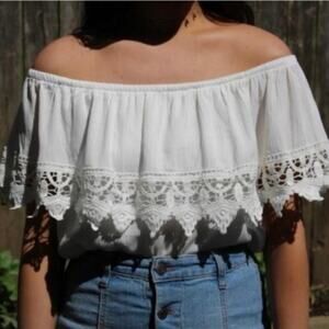 NWOT Forever 21 White Off-Shoulder Crop Top Small Lace Trim Boho Peasant Style